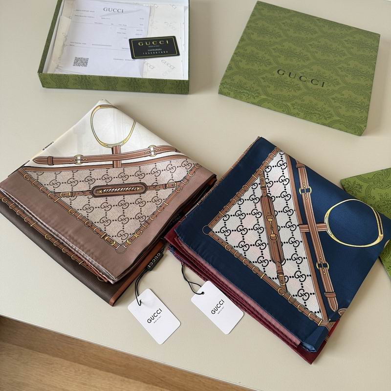 Gucci silk scarf hm05
